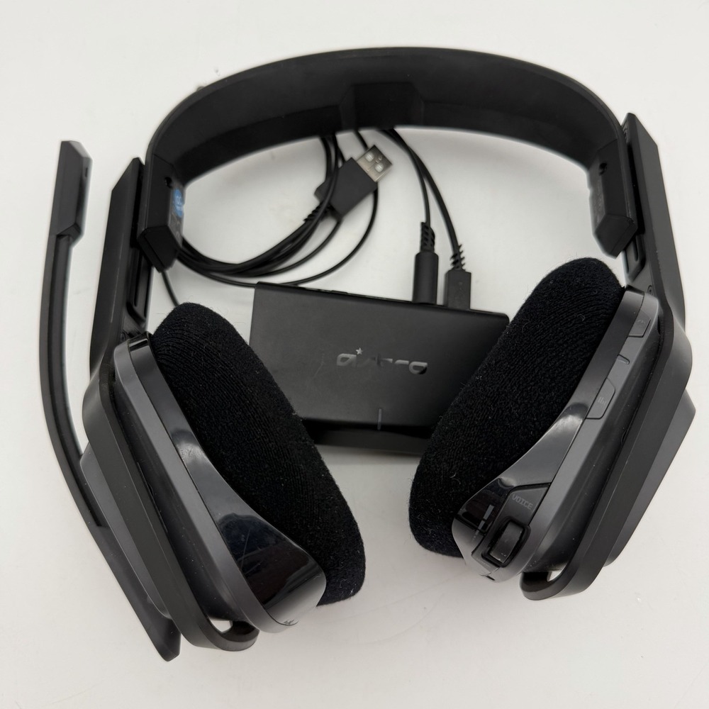 Astro A20 Wireless Gaming Headset - Black/Green W/ Transmitter Box - Picture 2 of 6